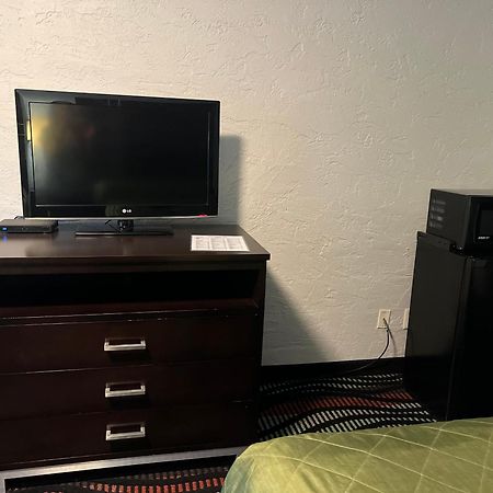 Applegate Inn Кливланд Екстериор снимка