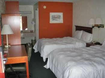Applegate Inn Кливланд Екстериор снимка